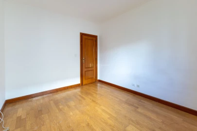 Apartamento T3 para Venda em Marvila, Ribeira Santarém, São Salvador, São Nicolau