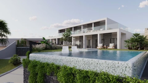 Moradia T5 para Venda em São Gonçalo