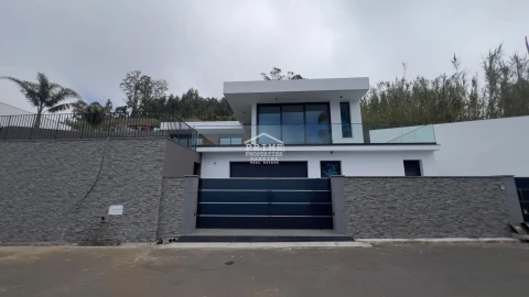 Moradia T3 para Venda em Arco da Calheta