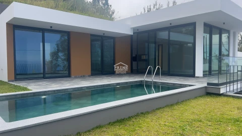 Moradia T3 para Venda em Arco da Calheta