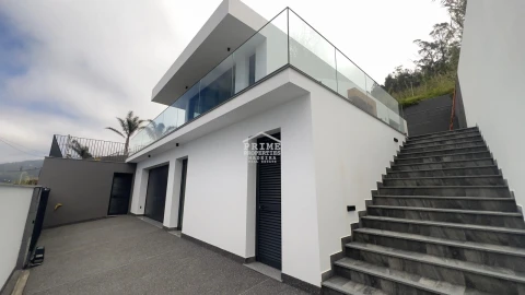 Moradia T3 para Venda em Arco da Calheta