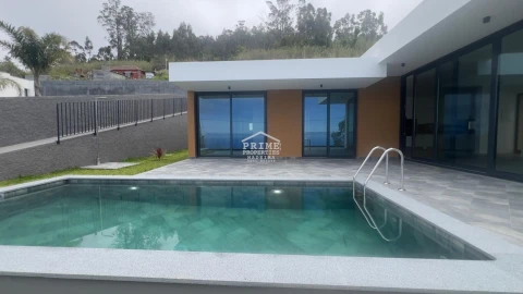 Moradia T3 para Venda em Arco da Calheta