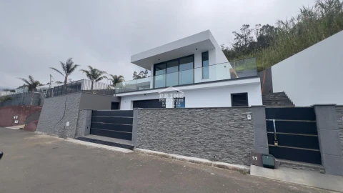 Moradia T3 para Venda em Arco da Calheta
