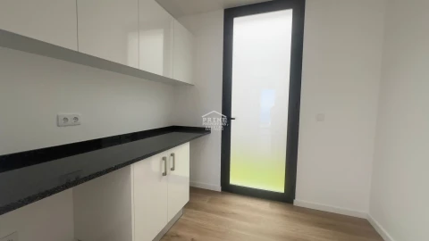 Moradia T3 para Venda em Arco da Calheta
