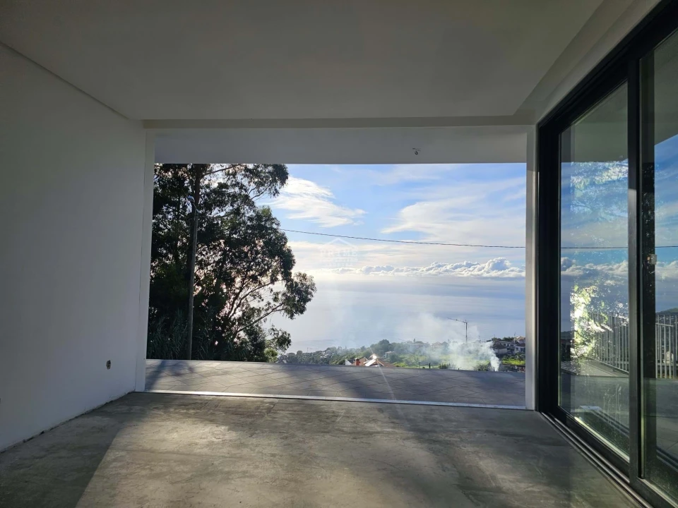 Moradia T3 para Venda em Arco da Calheta Foto 10