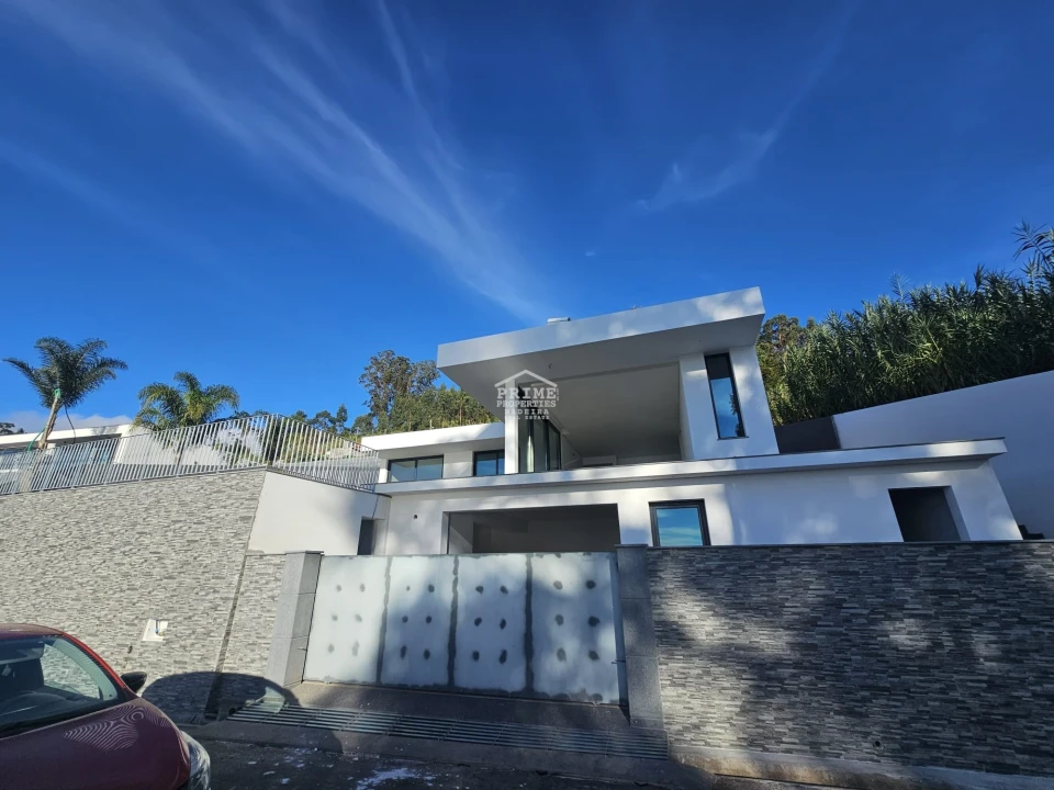 Moradia T3 para Venda em Arco da Calheta Foto 3