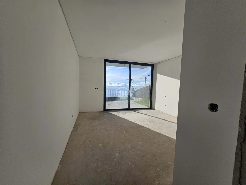 Moradia T3 para Venda em Arco da Calheta Foto 19