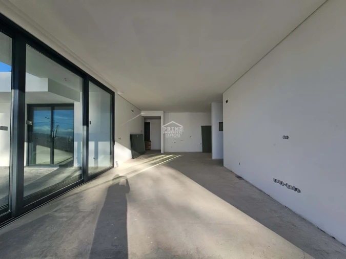 Moradia T3 para Venda em Arco da Calheta Foto 16