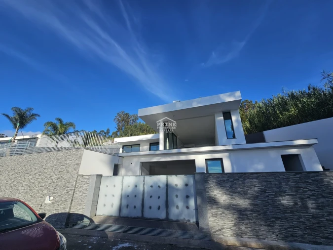 Moradia T3 para Venda em Arco da Calheta Foto 3