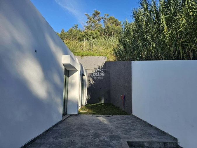 Moradia T3 para Venda em Arco da Calheta Foto 11