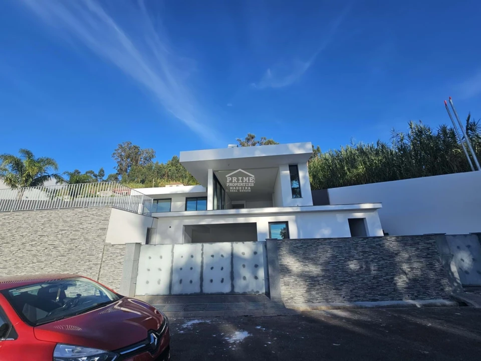 Moradia T3 para Venda em Arco da Calheta Foto 4