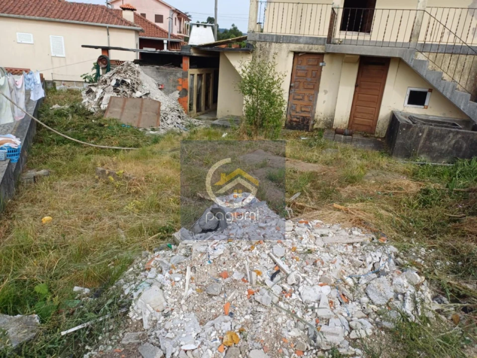 Moradia T3 para Venda em Lodares Foto 5