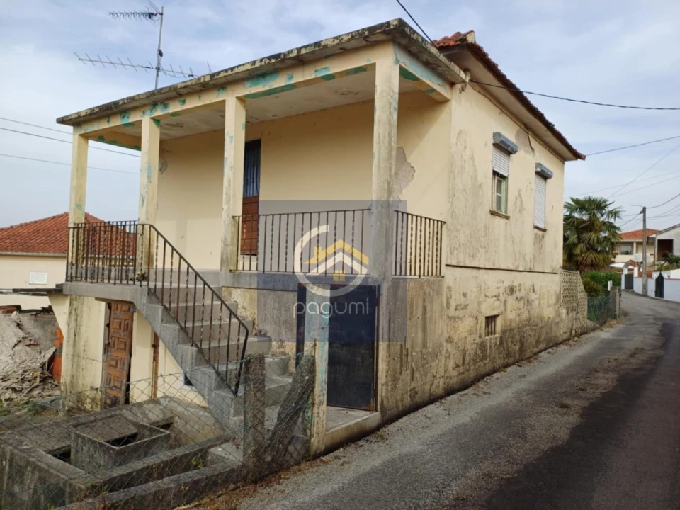 Moradia T3 para Venda em Lodares Foto 2