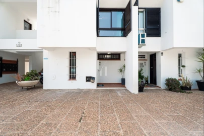 Moradia T2 para Venda em Quarteira
