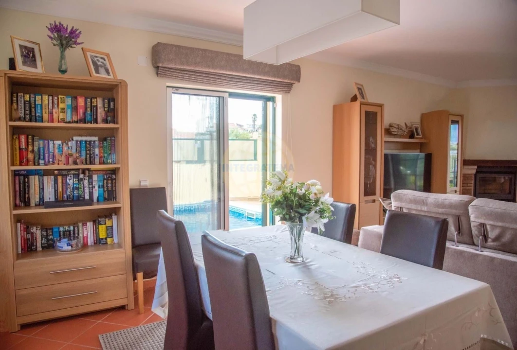 Moradia T4 para Venda em Tornada e Salir do Porto Foto 10