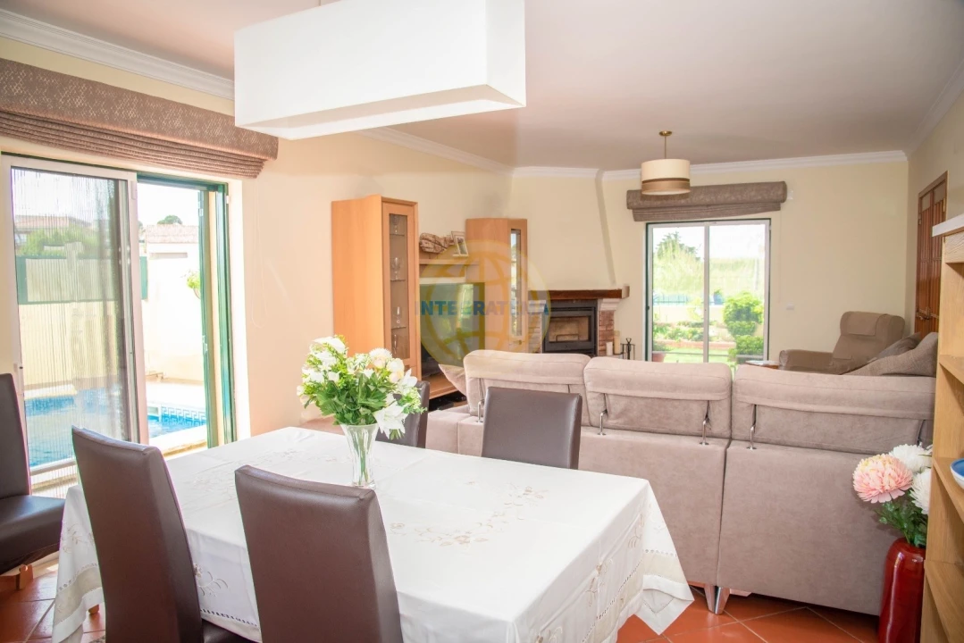 Moradia T4 para Venda em Tornada e Salir do Porto Foto 7