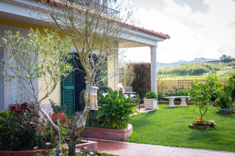 Moradia T4 para Venda em Tornada e Salir do Porto Foto 5