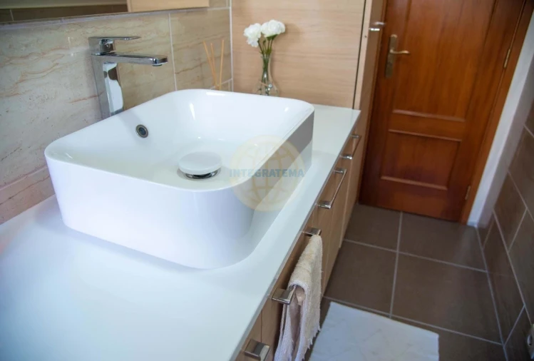 Moradia T4 para Venda em Tornada e Salir do Porto Foto 16