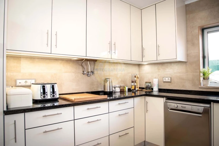 Moradia T4 para Venda em Tornada e Salir do Porto Foto 11