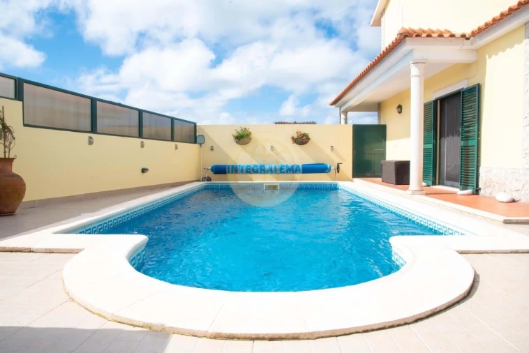 Moradia T4 para Venda em Tornada e Salir do Porto Foto 6