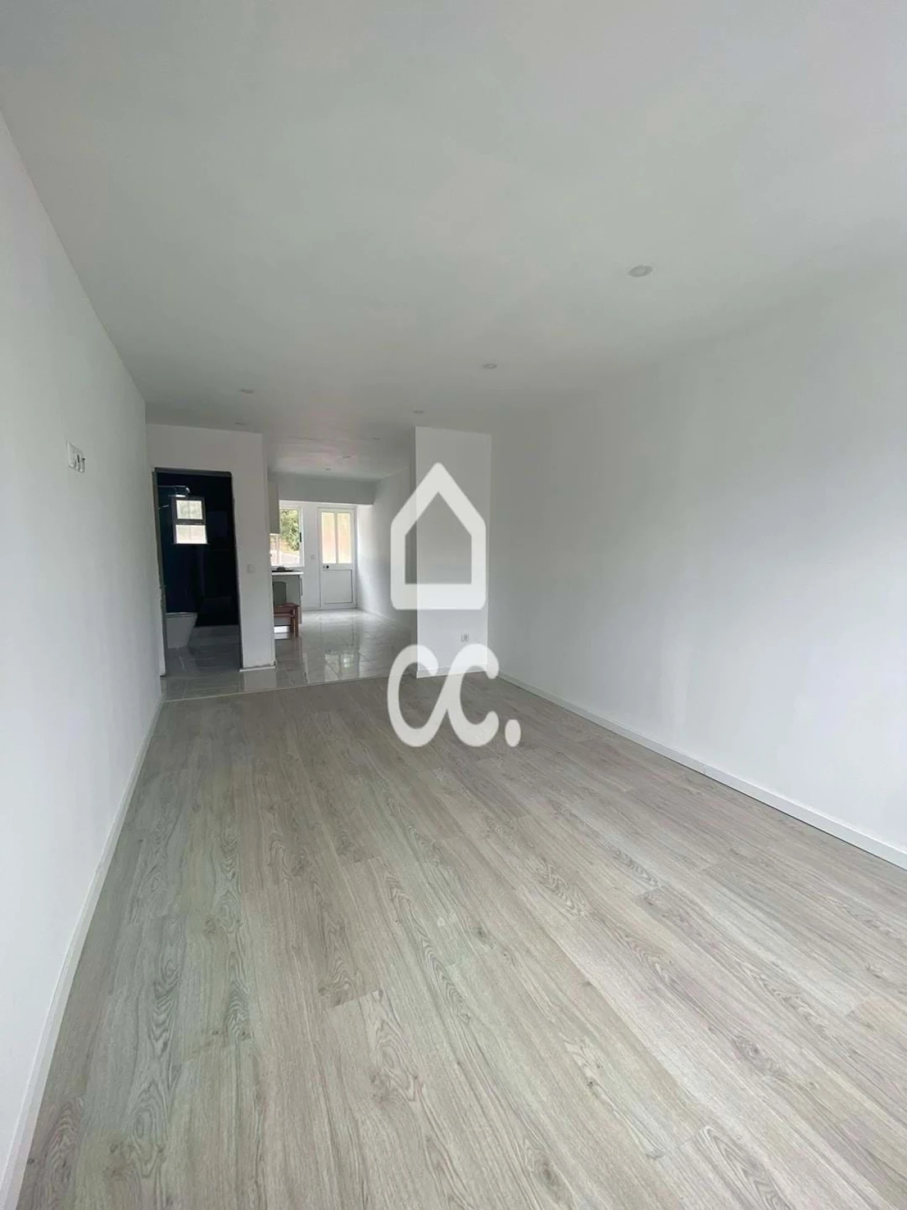 Moradia T4 para Venda em Praia da Vitoria (Santa Cruz) Foto 2