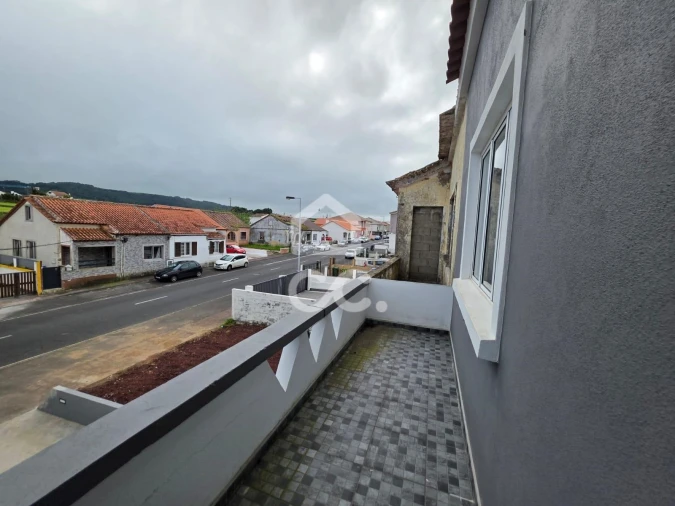 Moradia T4 para Venda em Praia da Vitoria (Santa Cruz) Foto 16