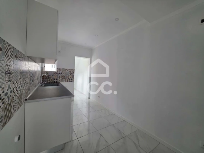 Moradia T4 para Venda em Praia da Vitoria (Santa Cruz) Foto 10