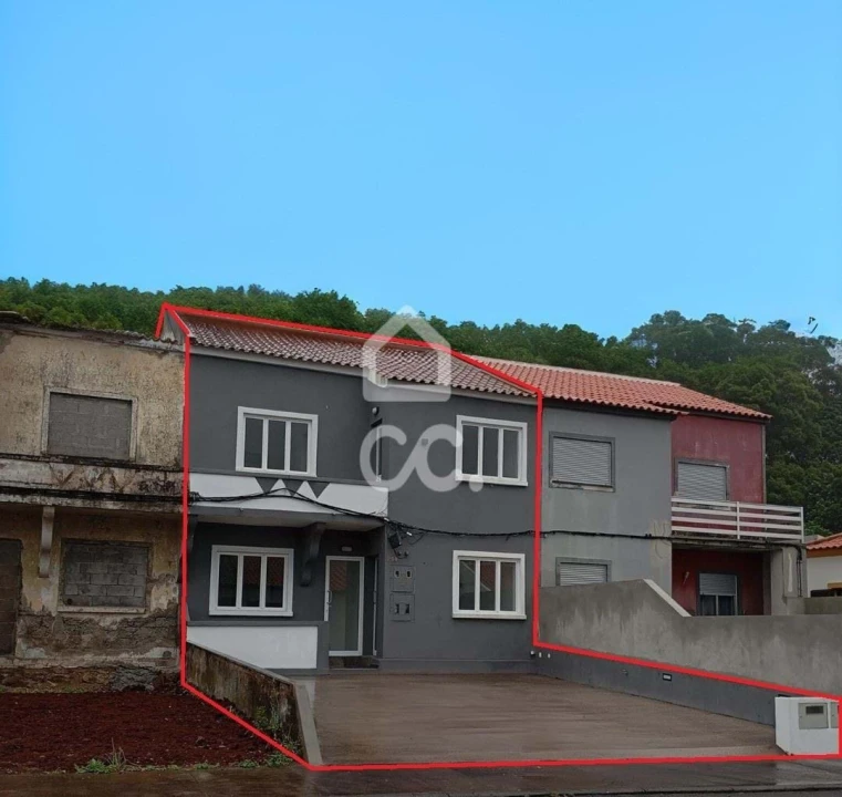 Moradia T4 para Venda em Praia da Vitoria (Santa Cruz) Foto 19