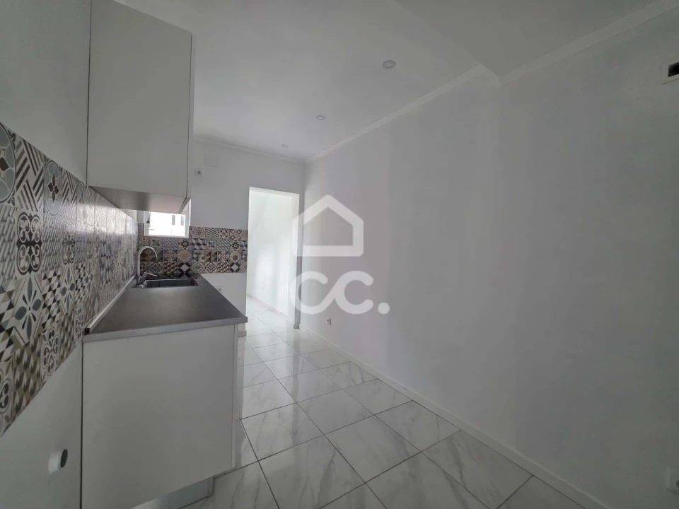 Moradia T4 para Venda em Praia da Vitoria (Santa Cruz) Foto 10