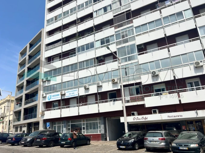 Apartamento T6 para Venda em Faro (Sé e São Pedro) Foto 33