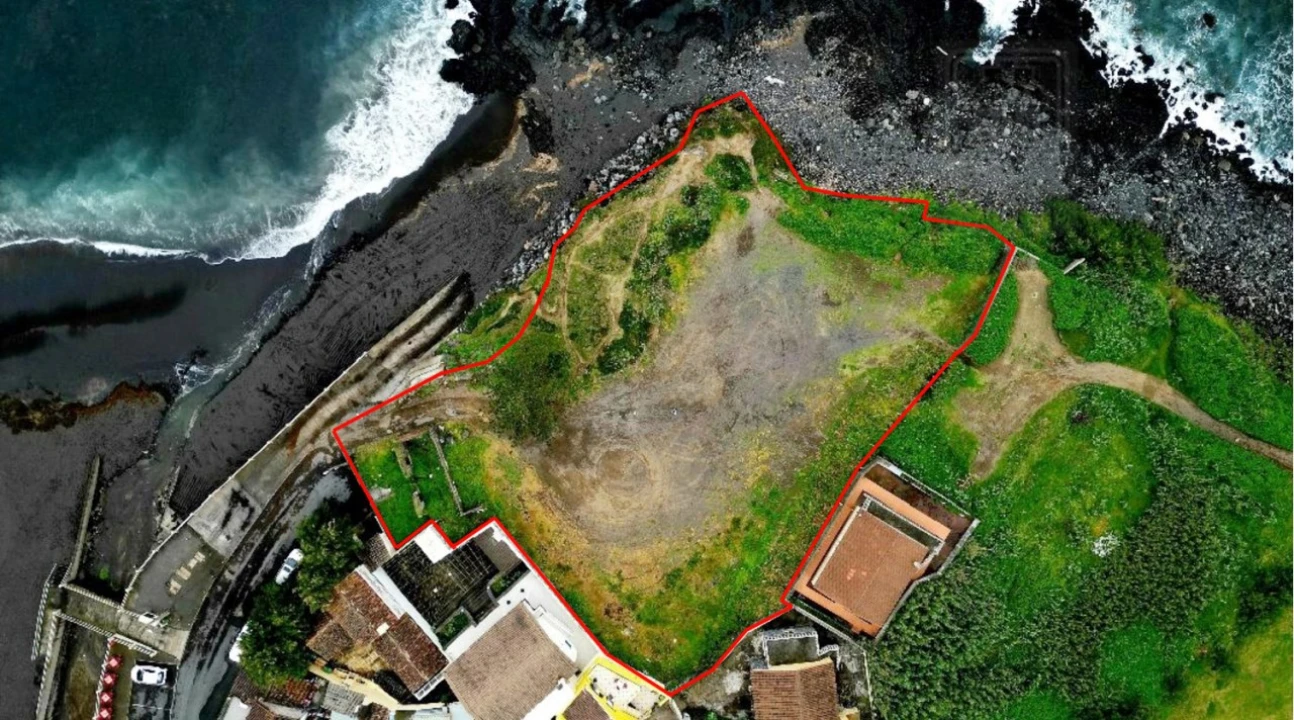 Terreno para Venda em Mosteiros Foto 4