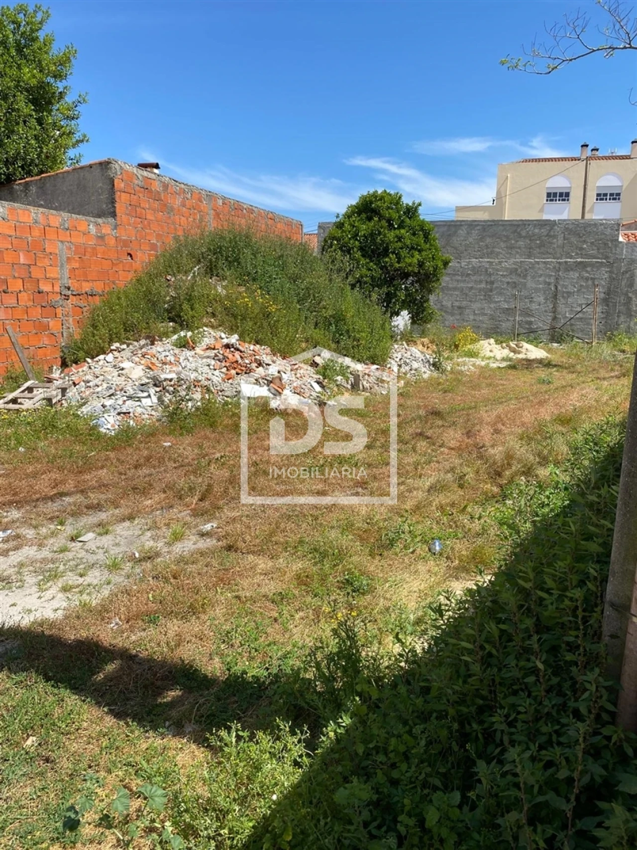 Terreno para Venda em Marinha Grande Foto 1