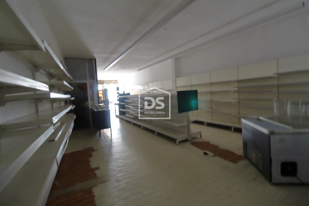 Loja para Arrendamento em Penafiel Foto 5