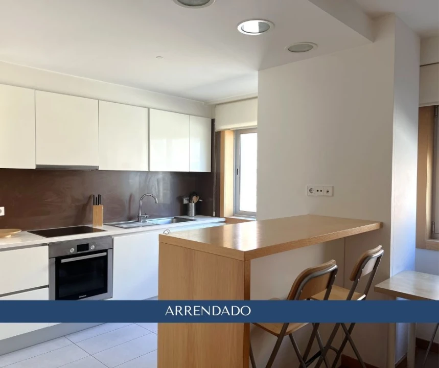 Apartamento T1 para Arrendamento em Paranhos Foto 1