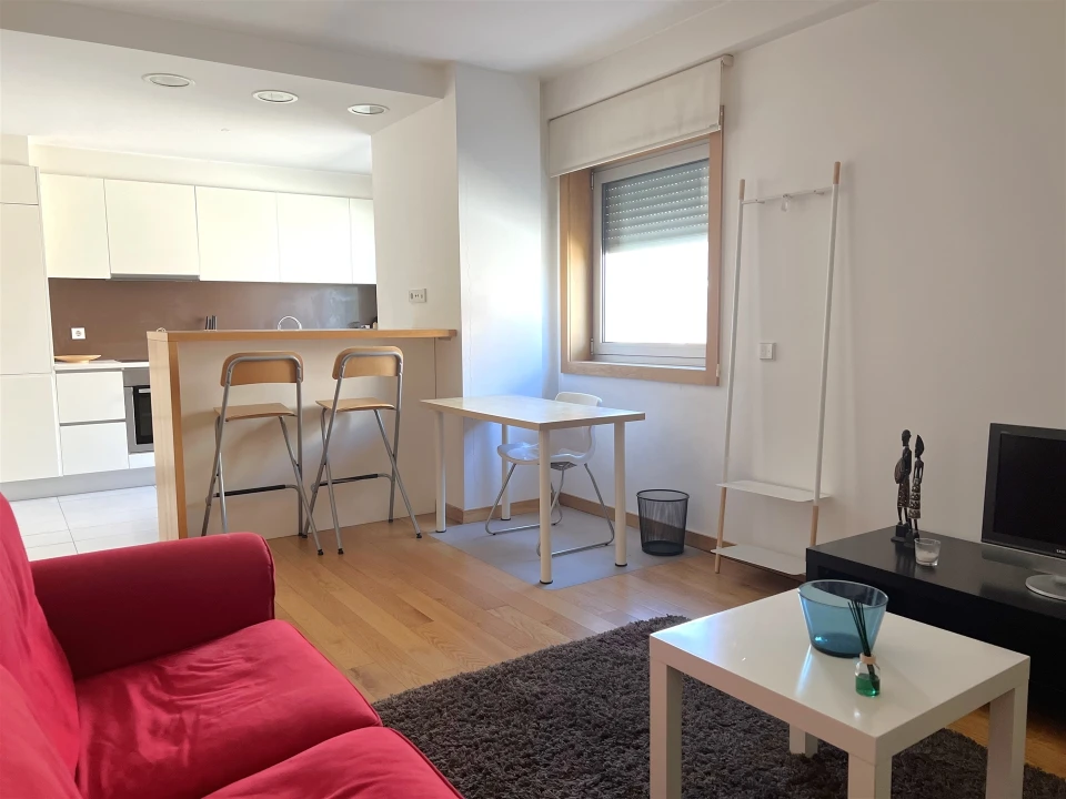 Apartamento T1 para Arrendamento em Paranhos Foto 5