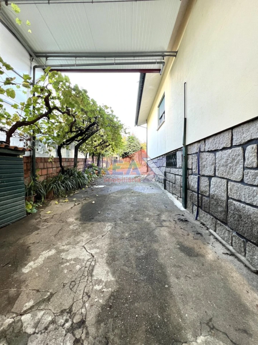 Moradia T5 para Venda em O. Azeméis, Riba-Ul, Ul, Macinhata Seixa, Madail Foto 26