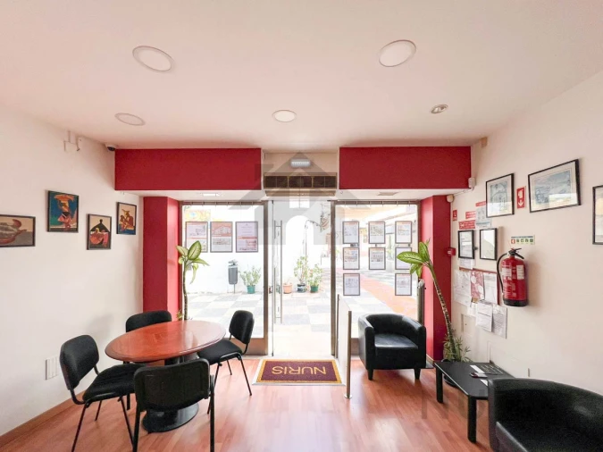 Loja para Arrendamento em Portimão Foto 7