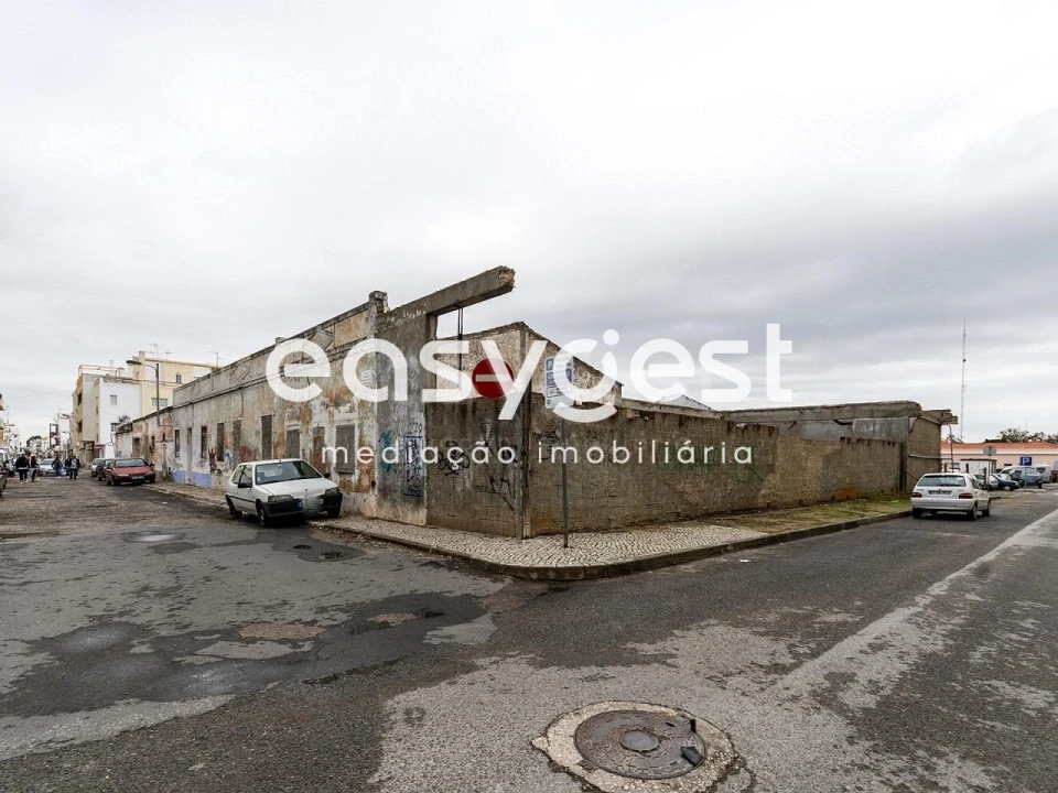 Prédio para Venda em Vila Real de Santo Antonio Foto 1