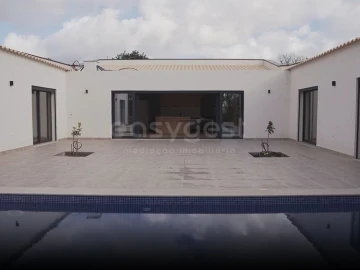 Moradia T3 para Venda em Loule (São Clemente)
