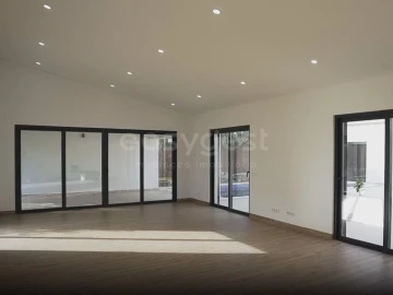 Moradia T3 para Venda em Loule (São Clemente)