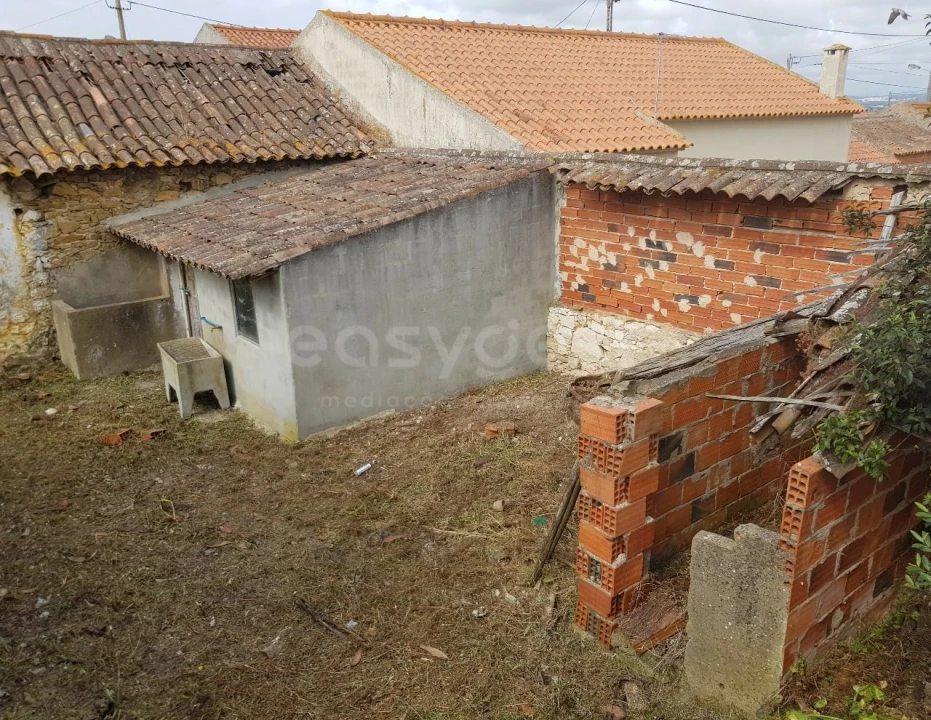 Moradia T2 para Venda em Vau Foto 8