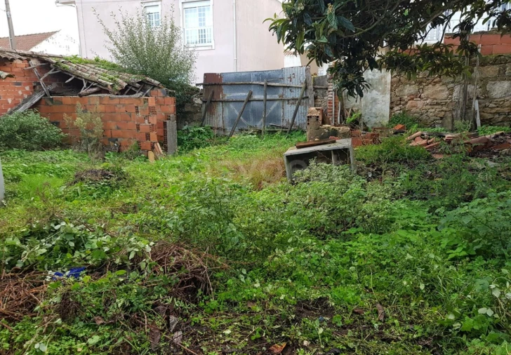 Moradia T2 para Venda em Vau Foto 12