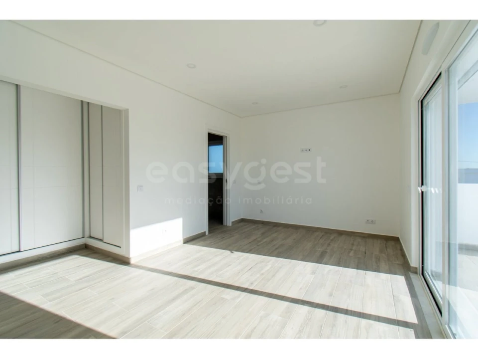 Moradia T4 para Venda em Altura Foto 25