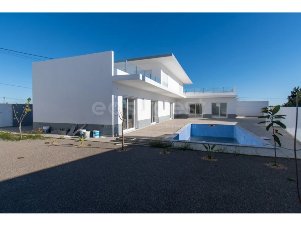 Moradia T4 para Venda em Altura Foto 1