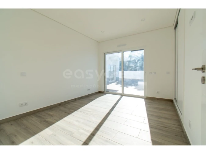 Moradia T4 para Venda em Altura Foto 17