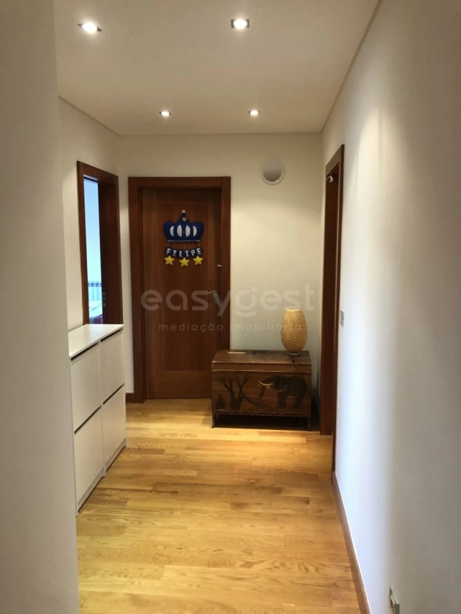 Apartamento T3 para Venda em Sacavém e Prior Velho Foto 7