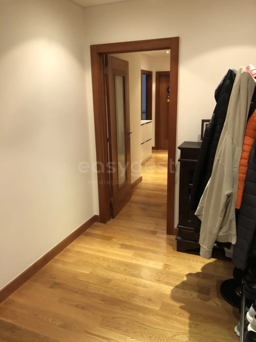 Apartamento T3 para Venda em Sacavém e Prior Velho Foto 8