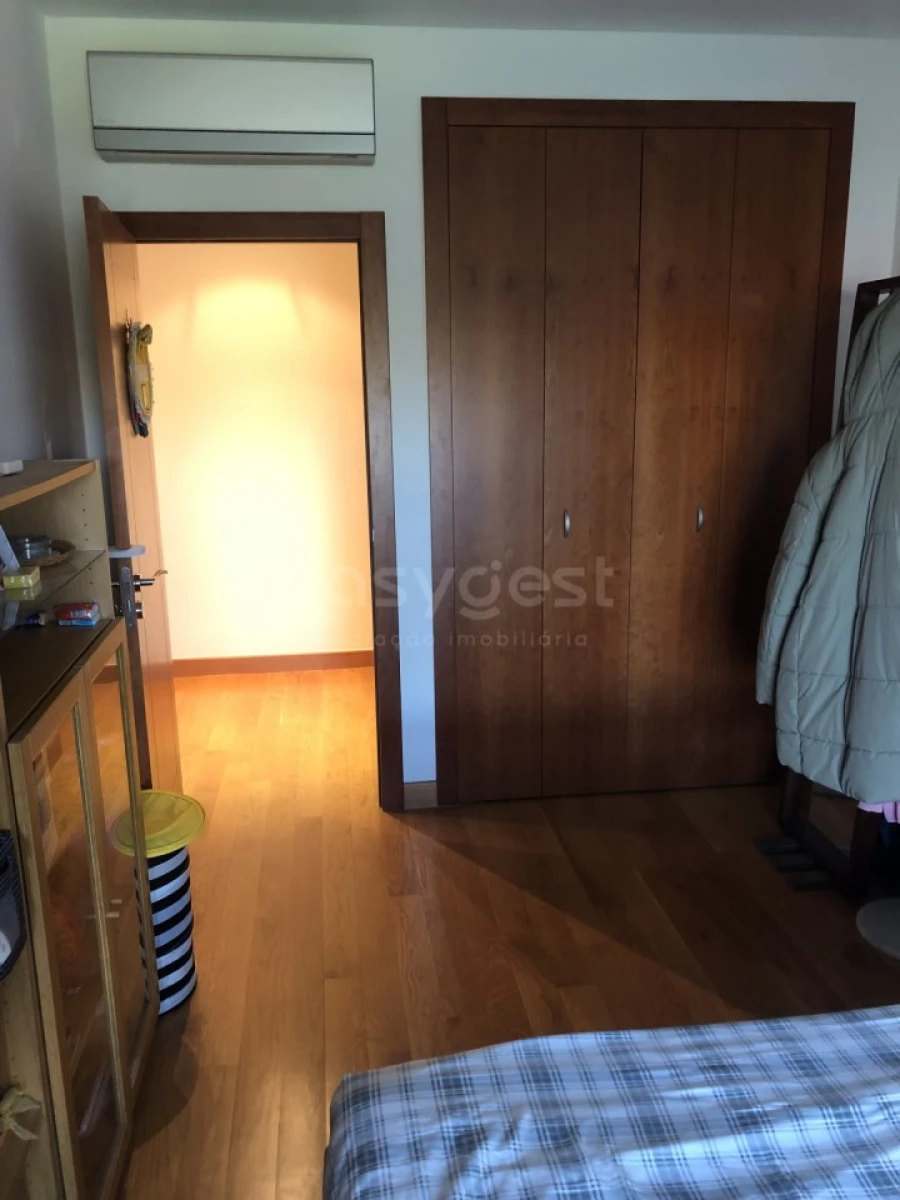 Apartamento T3 para Venda em Sacavém e Prior Velho Foto 14