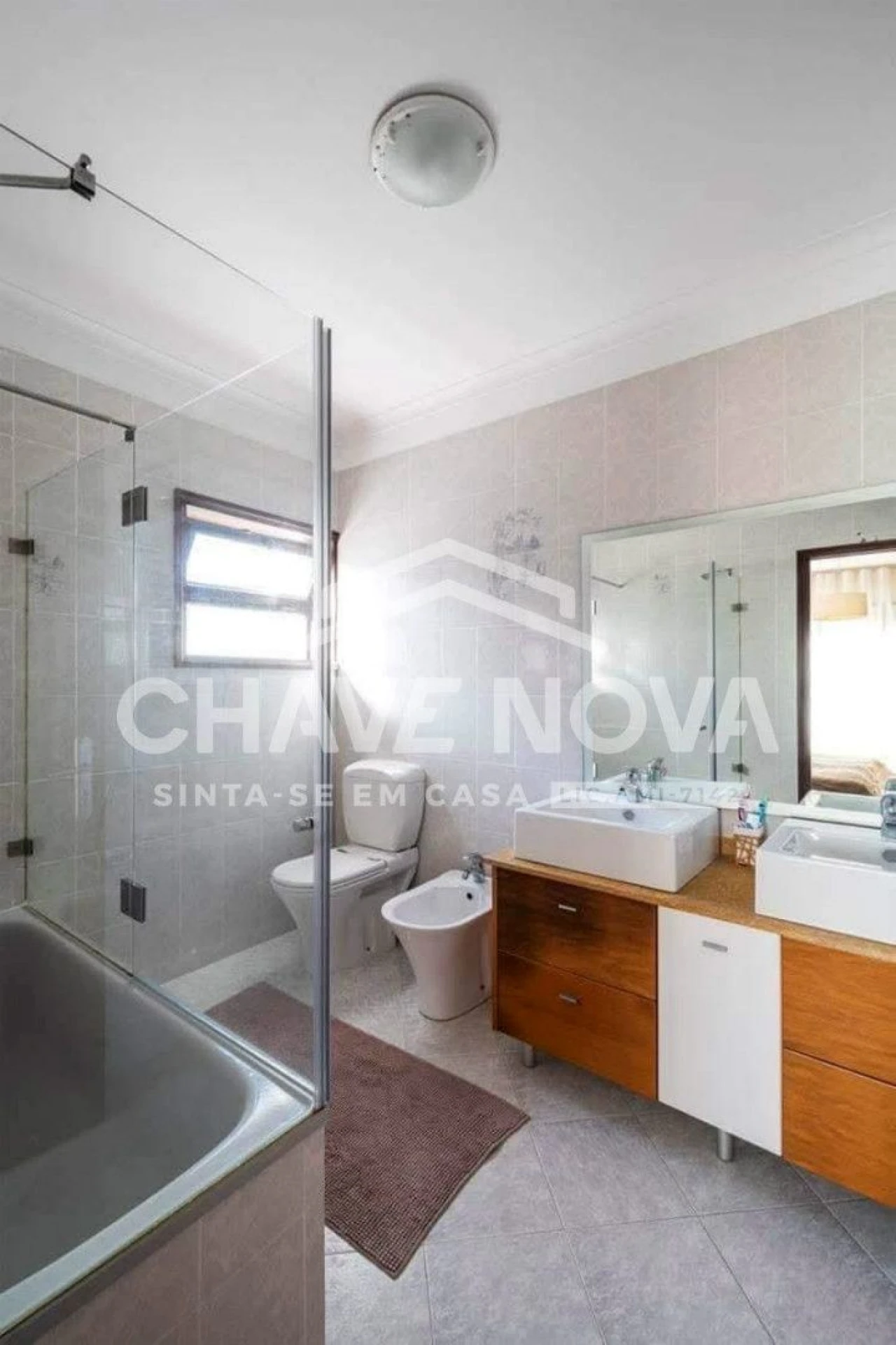 Moradia T4 para Venda em Vilar de Andorinho Foto 16