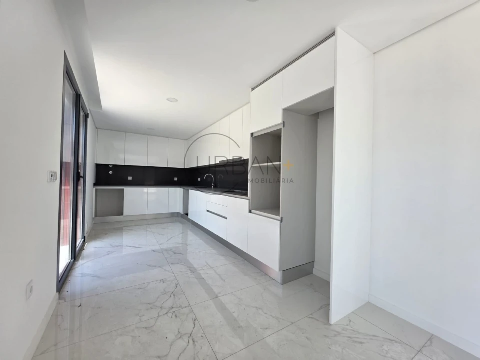 Apartamento T4 para Venda em Viseu Foto 3